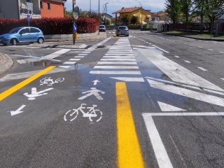 Segnaletica orizzontale Segnaletica orizzontale