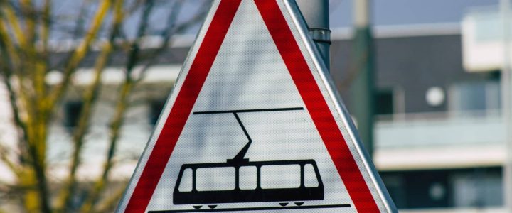 segnale stradale tram