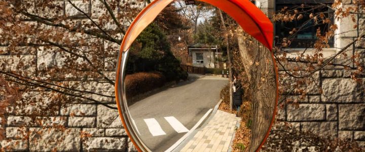 Specchio parabolico stradale