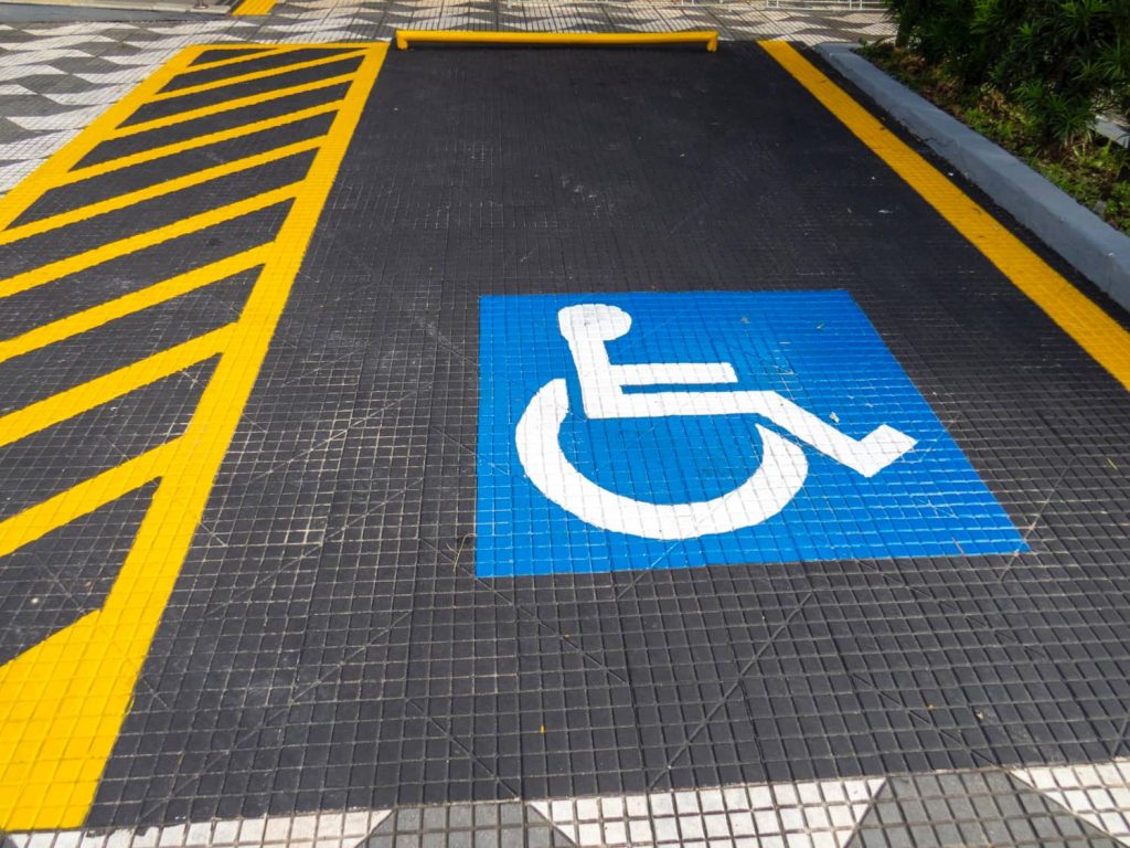 Parcheggio disabili dimensioni